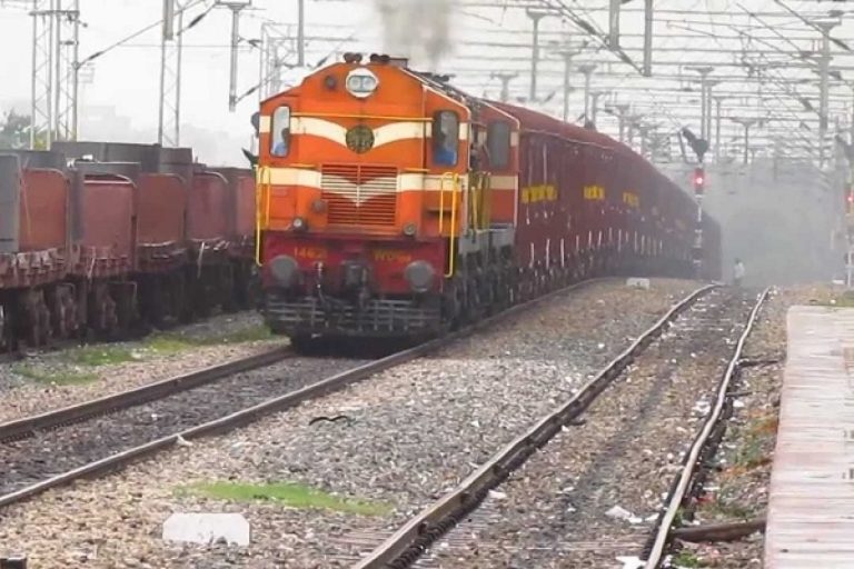 Indian Railways To Cut Passenger, Freight Travel Time On Delhi-Howrah, Delhi-Mumbai Route Via Rs 14,000 Crore Investment