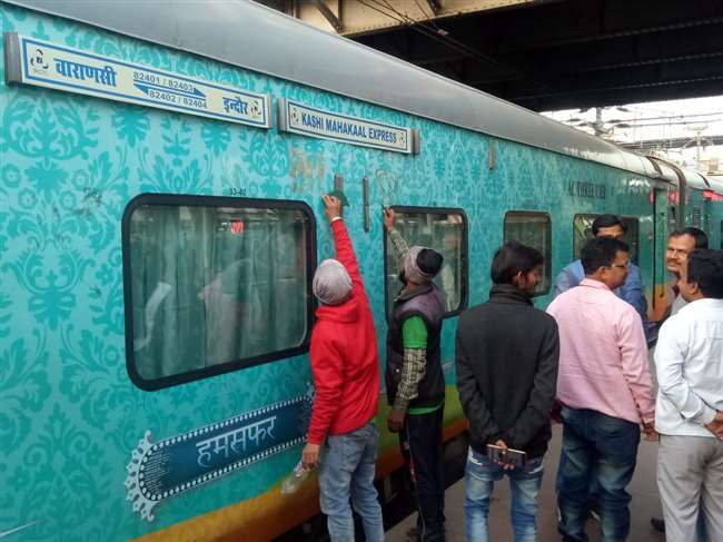 Tejas, Humsafar Among 90 Other Trains Cancelled As Railways Forms COVID-19 Rapid Response Team Amid Corona Scare