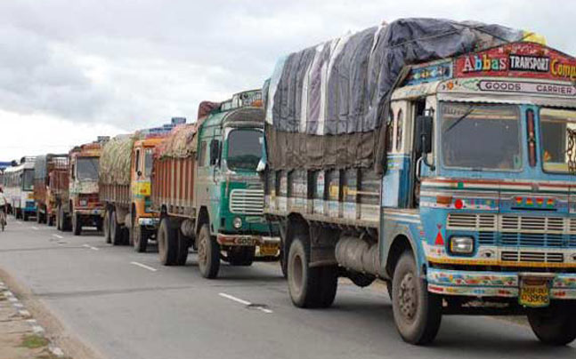 Government Asks States To Allow Trucks To Move Between States