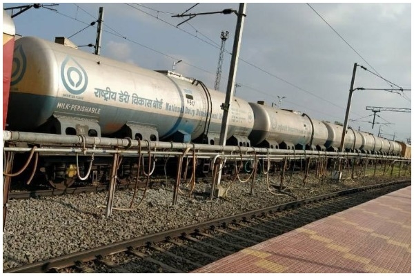 Through ‘Doodh Duronto’, Indian Railways Transports 10 Crore Litres Of Milk From Andhra Pradesh To Delhi