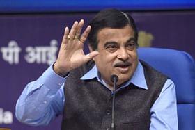 Provide Digital Load Display On Dashboard To Eliminate Harrasment, Gadkari To Automakers