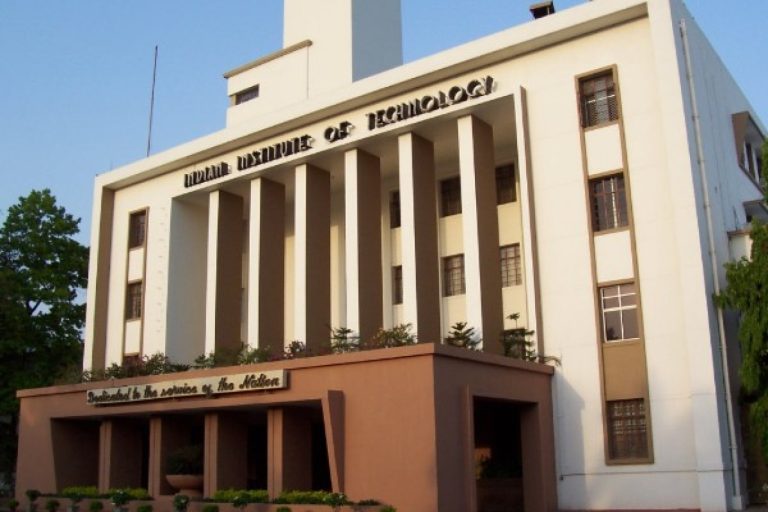 IIT-Kharagpur, Shipping Ministry Collaborate To Set Up Ship Design And Test Facility In Three Years; Aims To Reduce Costs