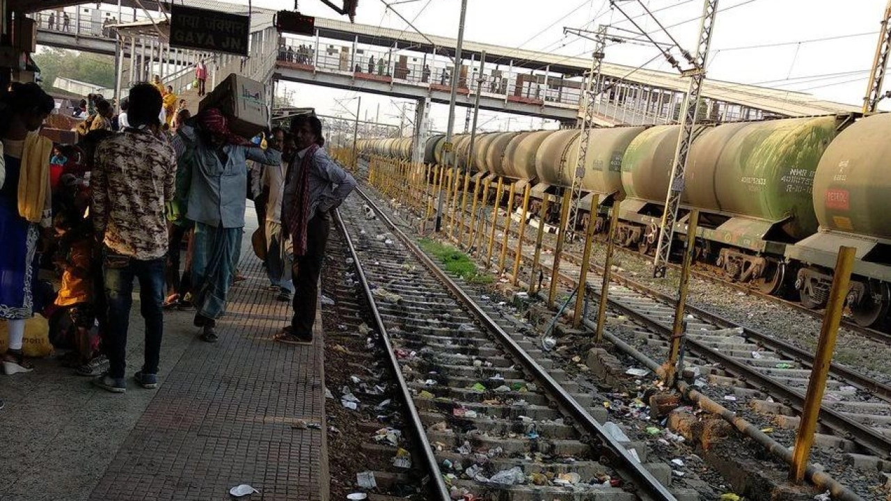 Kinner Fuck A Girl Hd Sex Video - Plastic Free Railway': Indian Railways To Enforce Ban On Single-Use  Plastics Across Units From 2 October - India Infra Hub