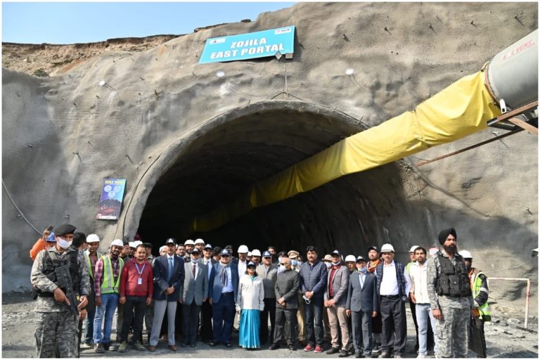 Gadkari For Completion Of Zojila Pass Tunnel Before 2024